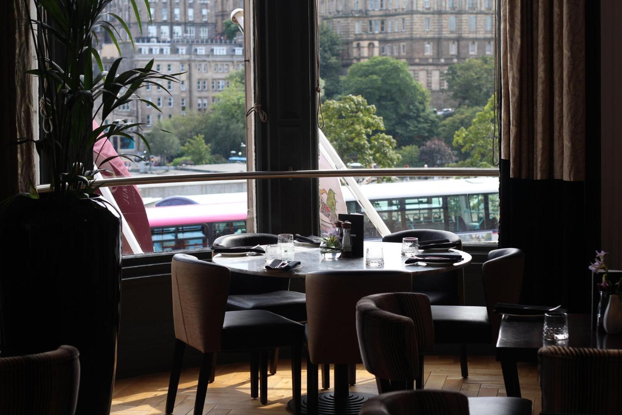 Hotel Indigo - Edinburgh - Princes Street By Ihg Екстериор снимка