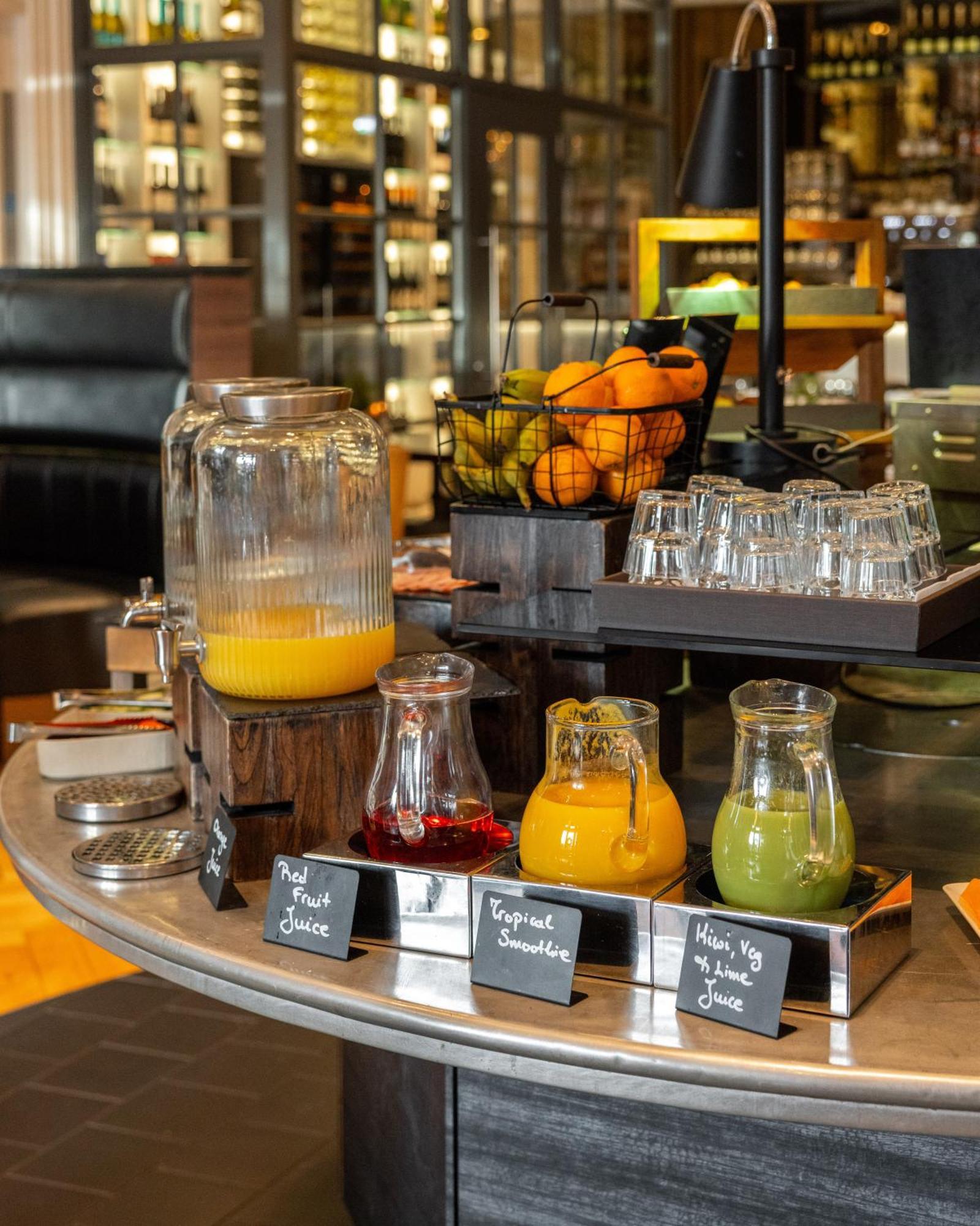 Hotel Indigo - Edinburgh - Princes Street By Ihg Екстериор снимка